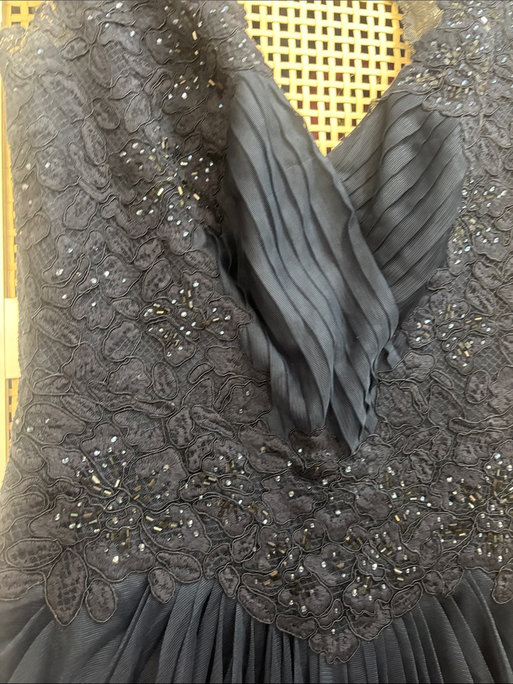 Tadashi Elegant Navy Lace & Chiffon Evening Dress. - Picture 6 of 10